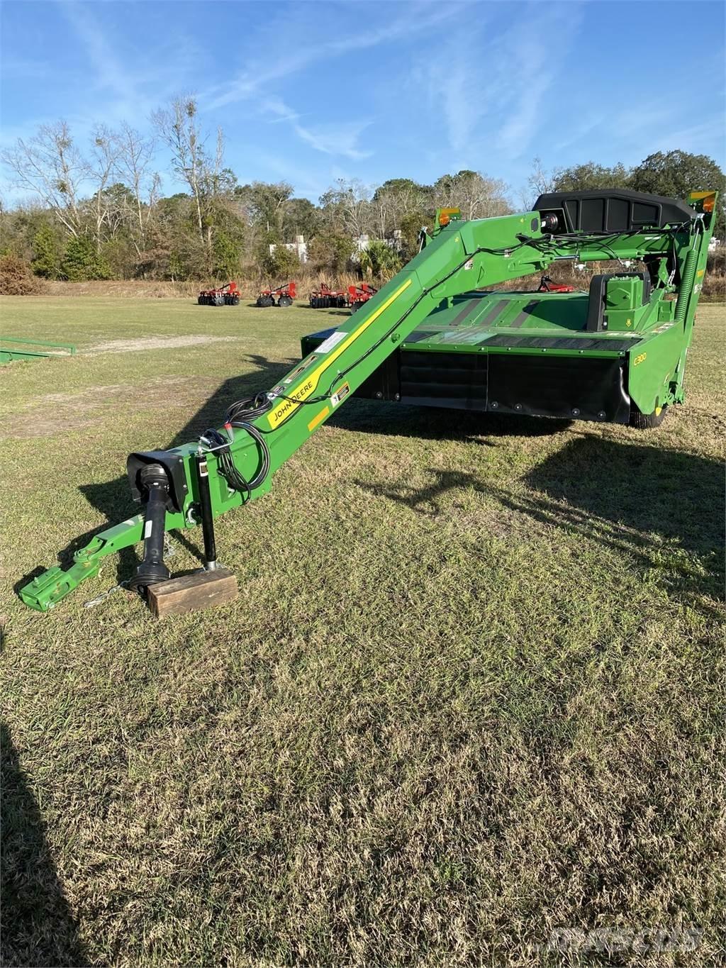 John Deere C300 Öntöző Kaszák