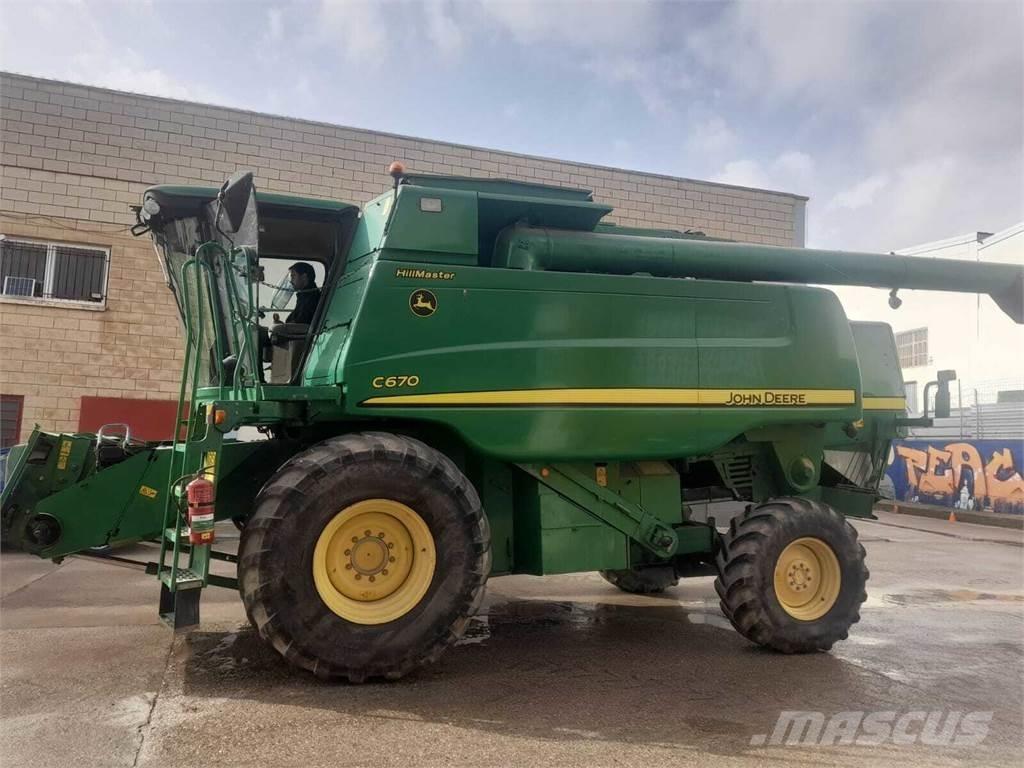 John Deere C670 Kombájnok