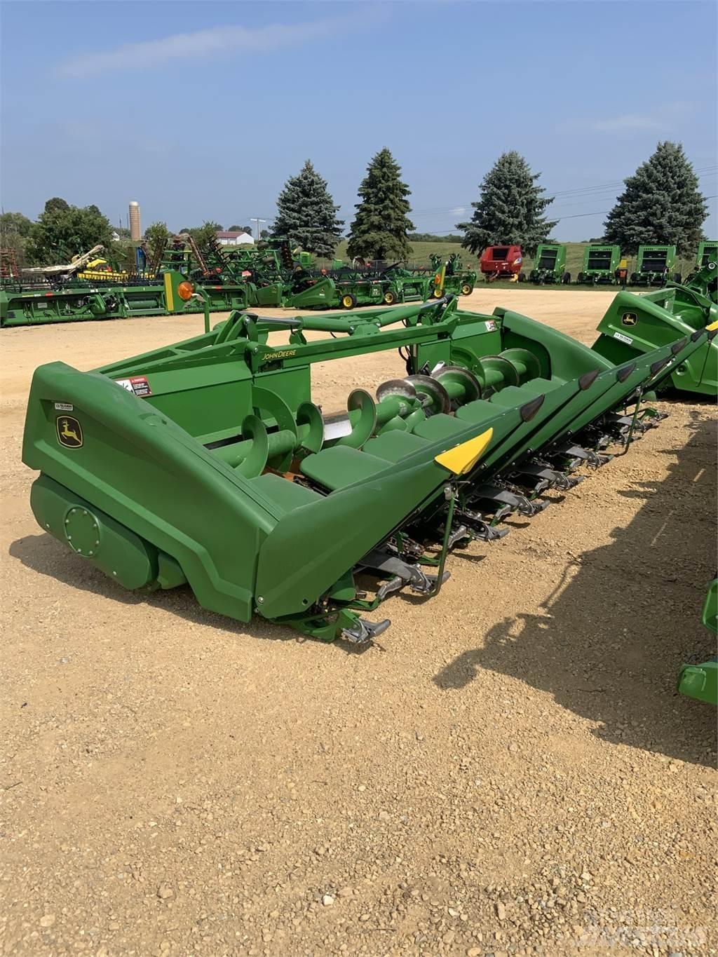 John Deere C8F Kombájn tartozékok