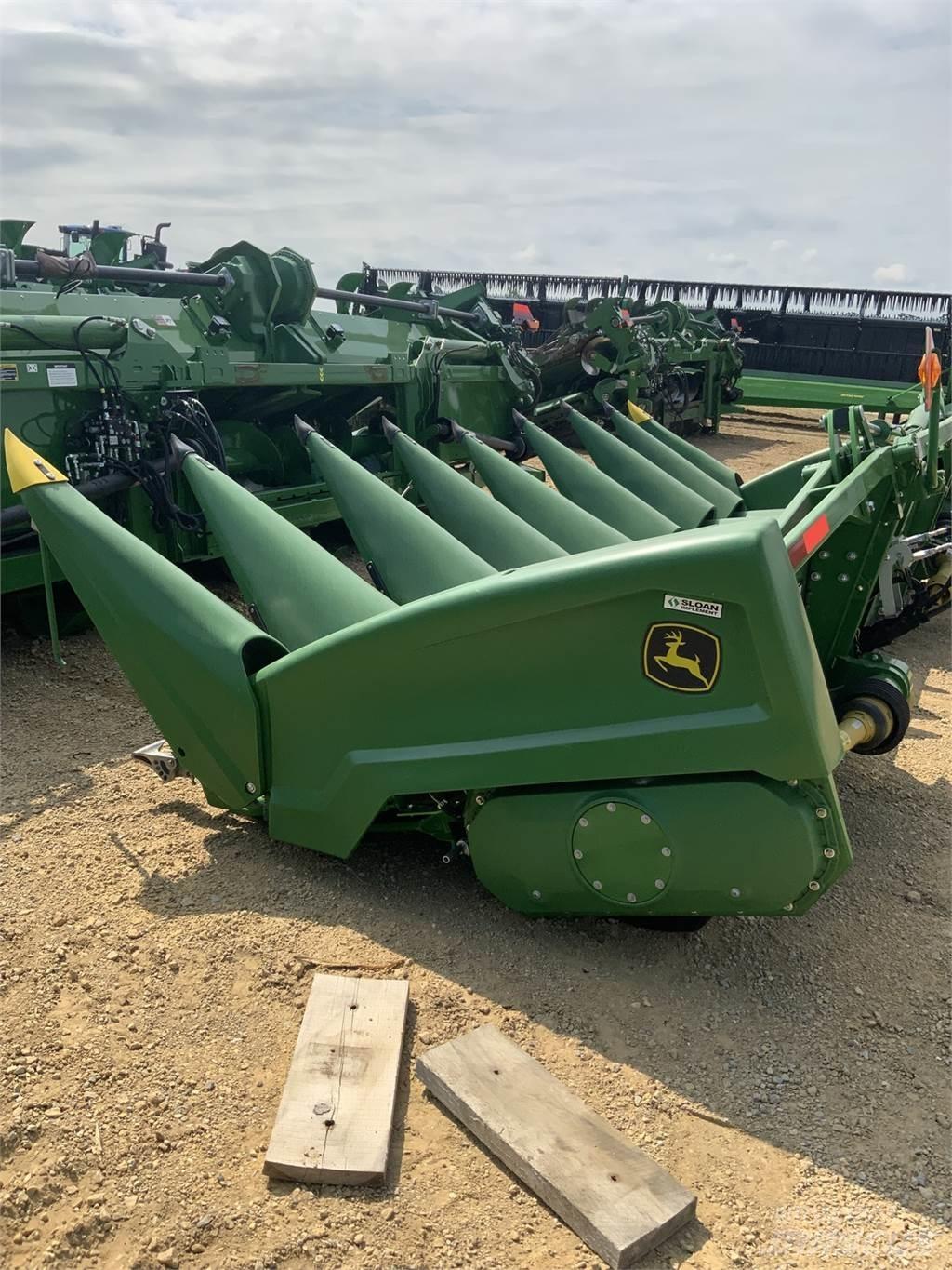 John Deere C8F Kombájn tartozékok