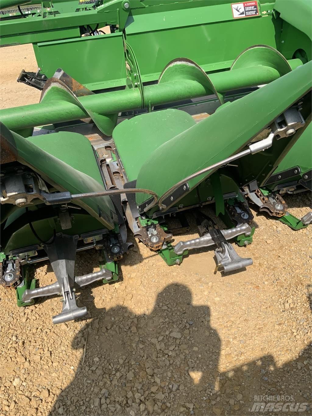 John Deere C8F Kombájn tartozékok