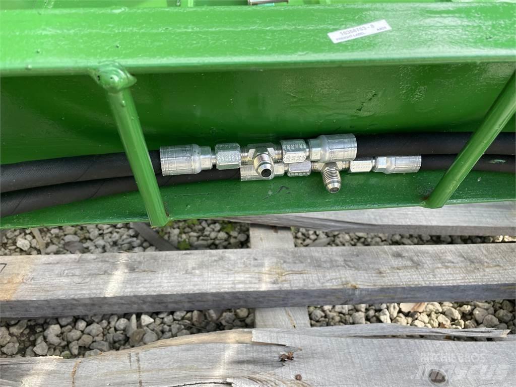 John Deere CR61G Egyéb traktor tartozékok