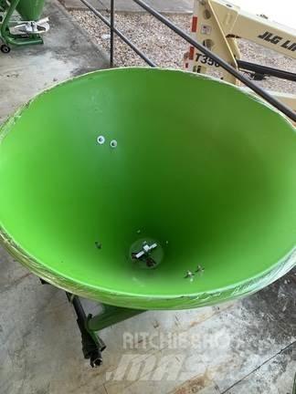 John Deere F/500 Vontatott trágyaszórók
