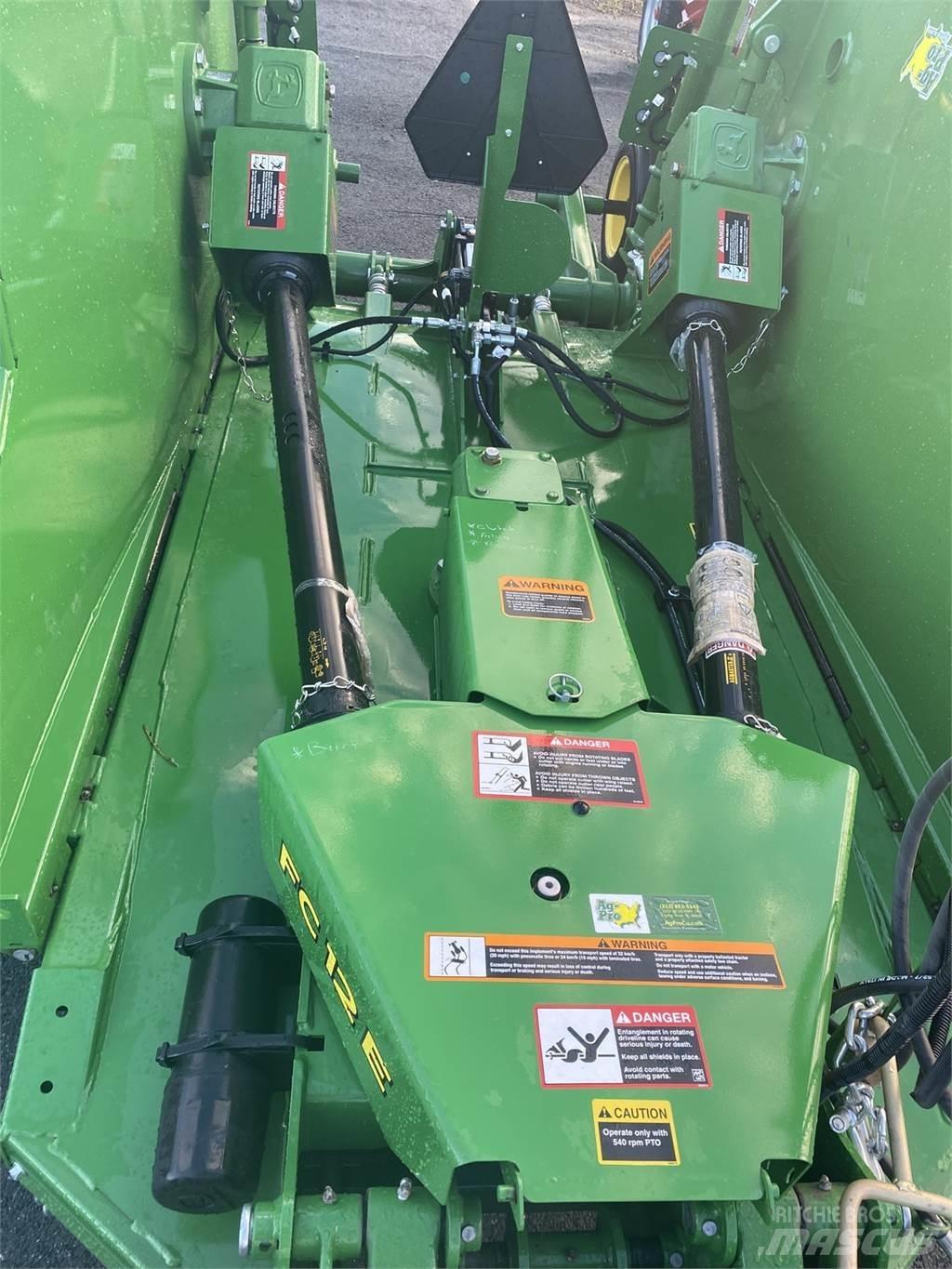 John Deere FC12E Bála aprító, vágó, csomagoló