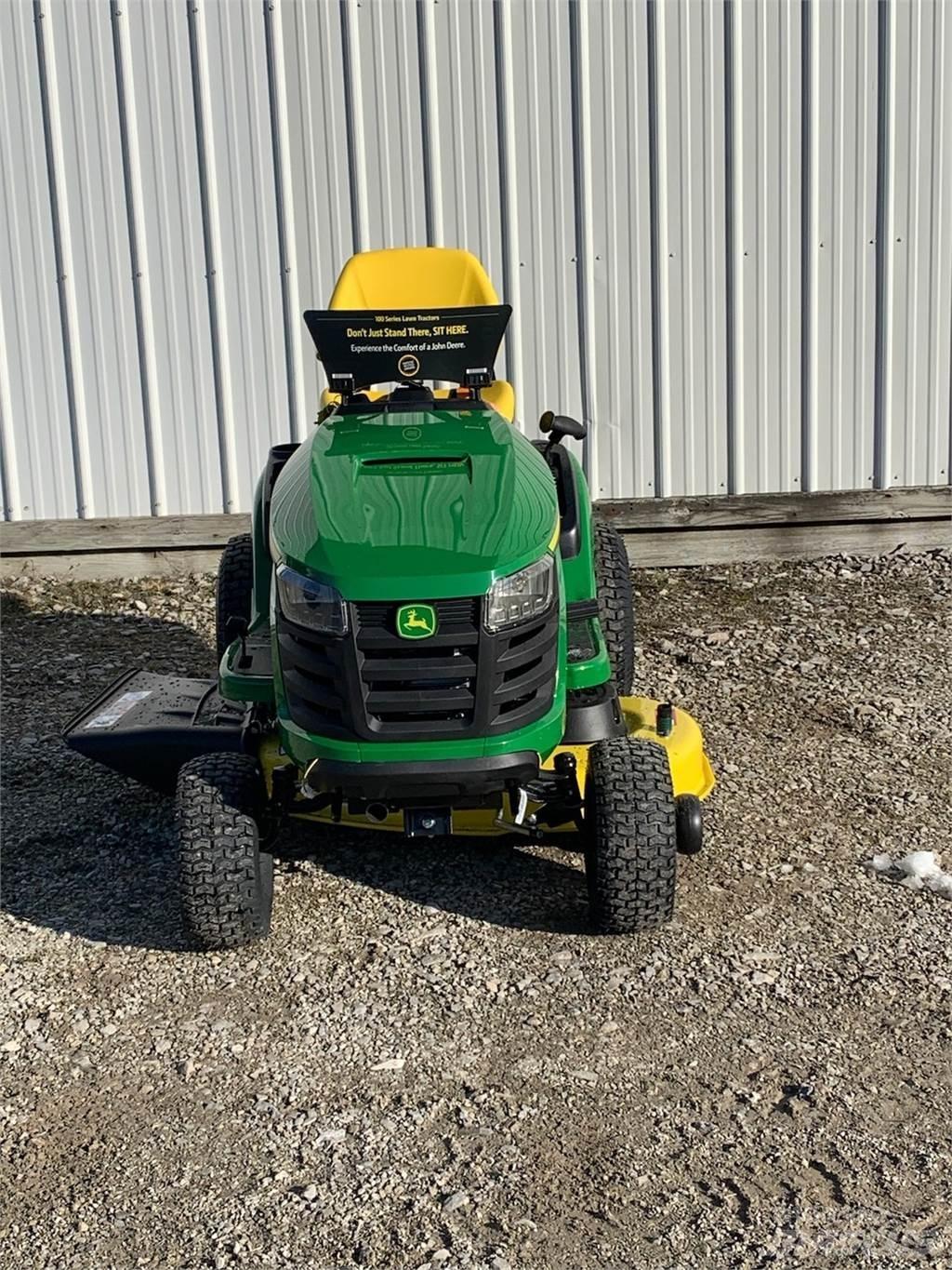 John Deere S110 Ráülős fűnyírók