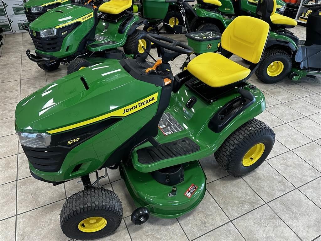 John Deere S110 Ráülős fűnyírók