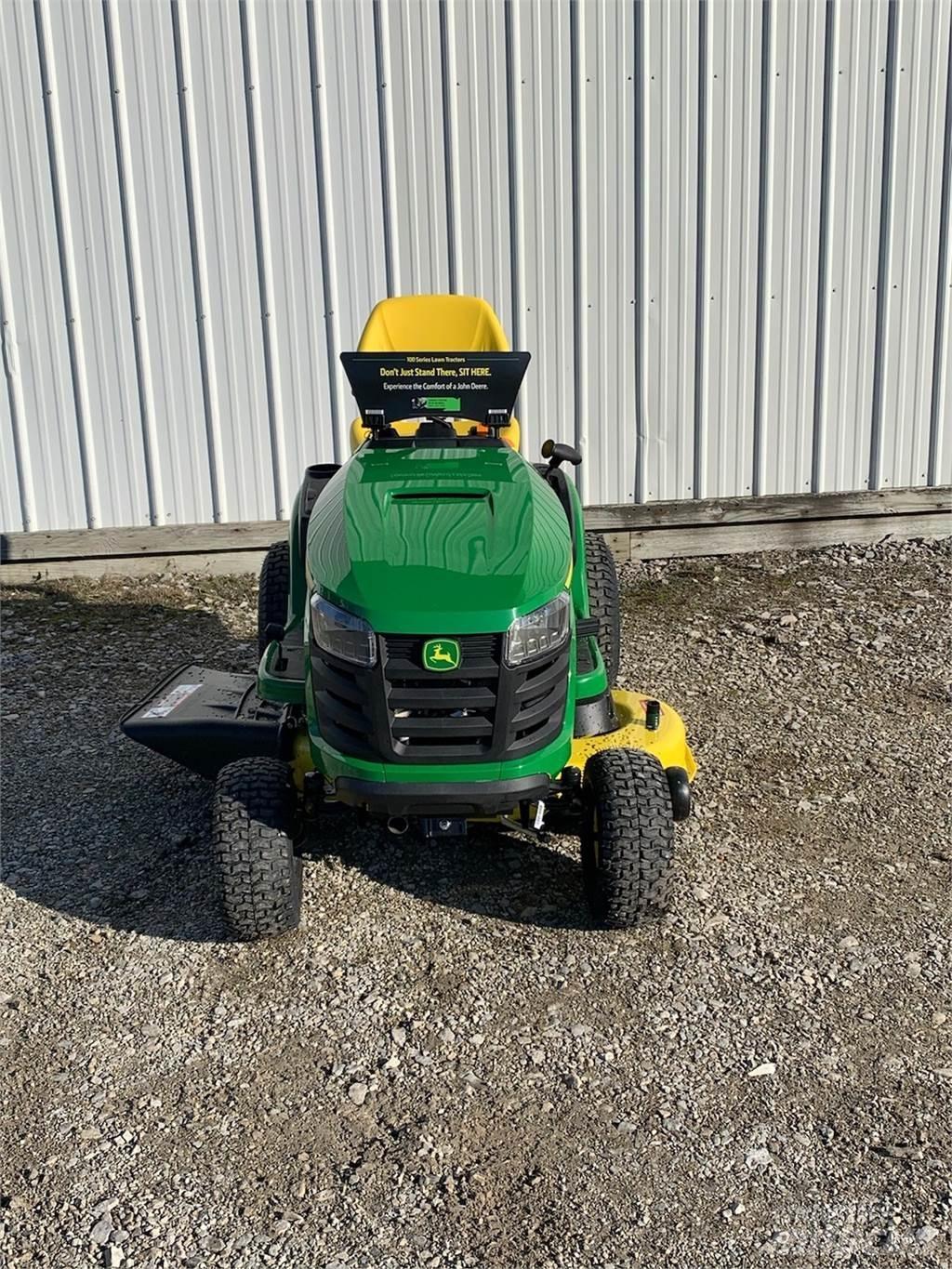 John Deere S120 Ráülős fűnyírók