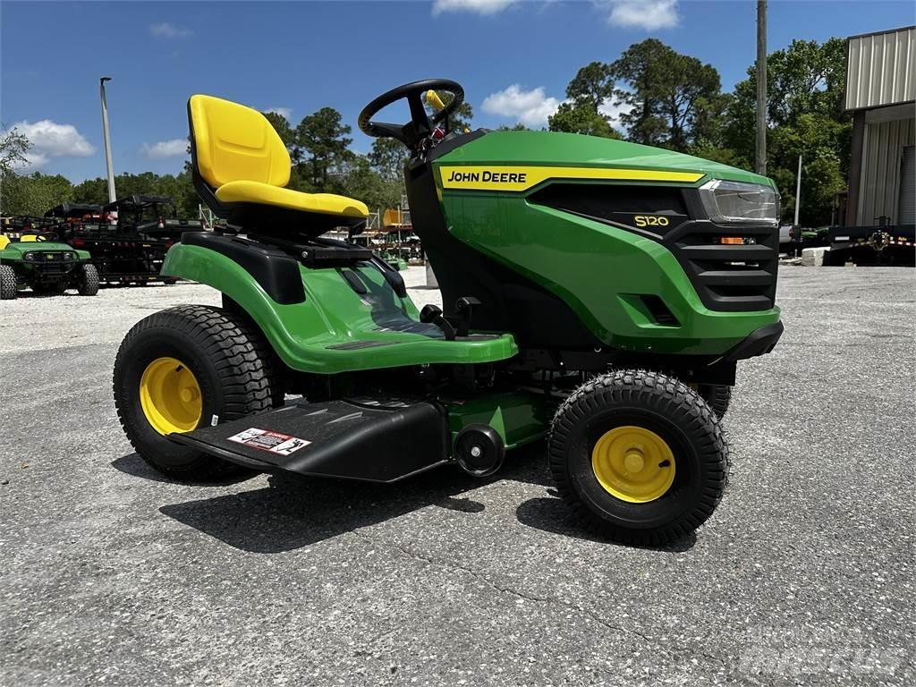 John Deere S120 Ráülős fűnyírók