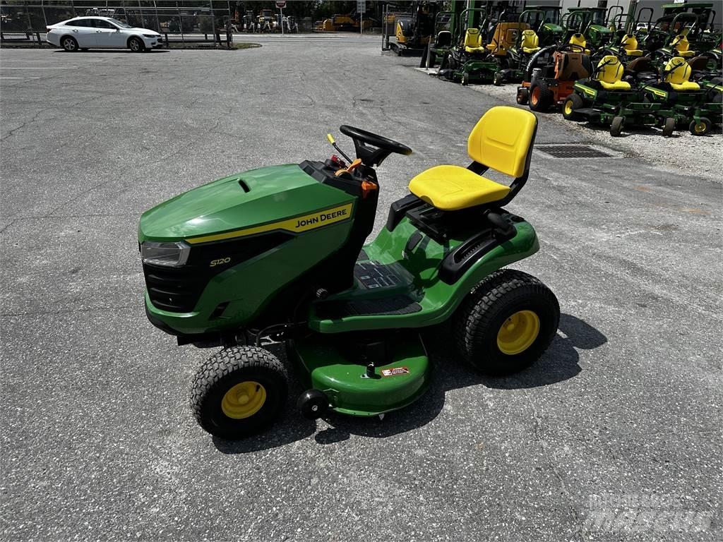 John Deere S120 Ráülős fűnyírók