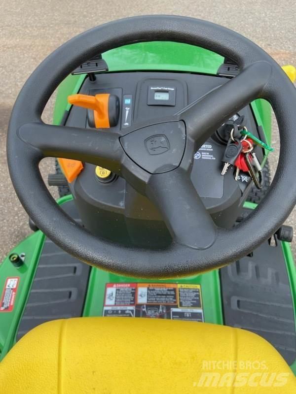 John Deere S120 Ráülős fűnyírók