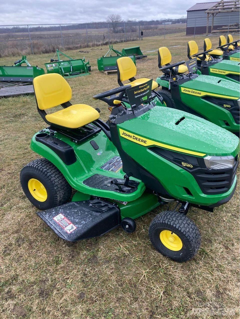 John Deere s120 Ráülős fűnyírók