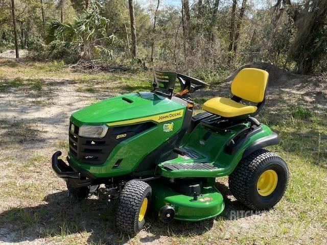 John Deere S130 Ráülős fűnyírók