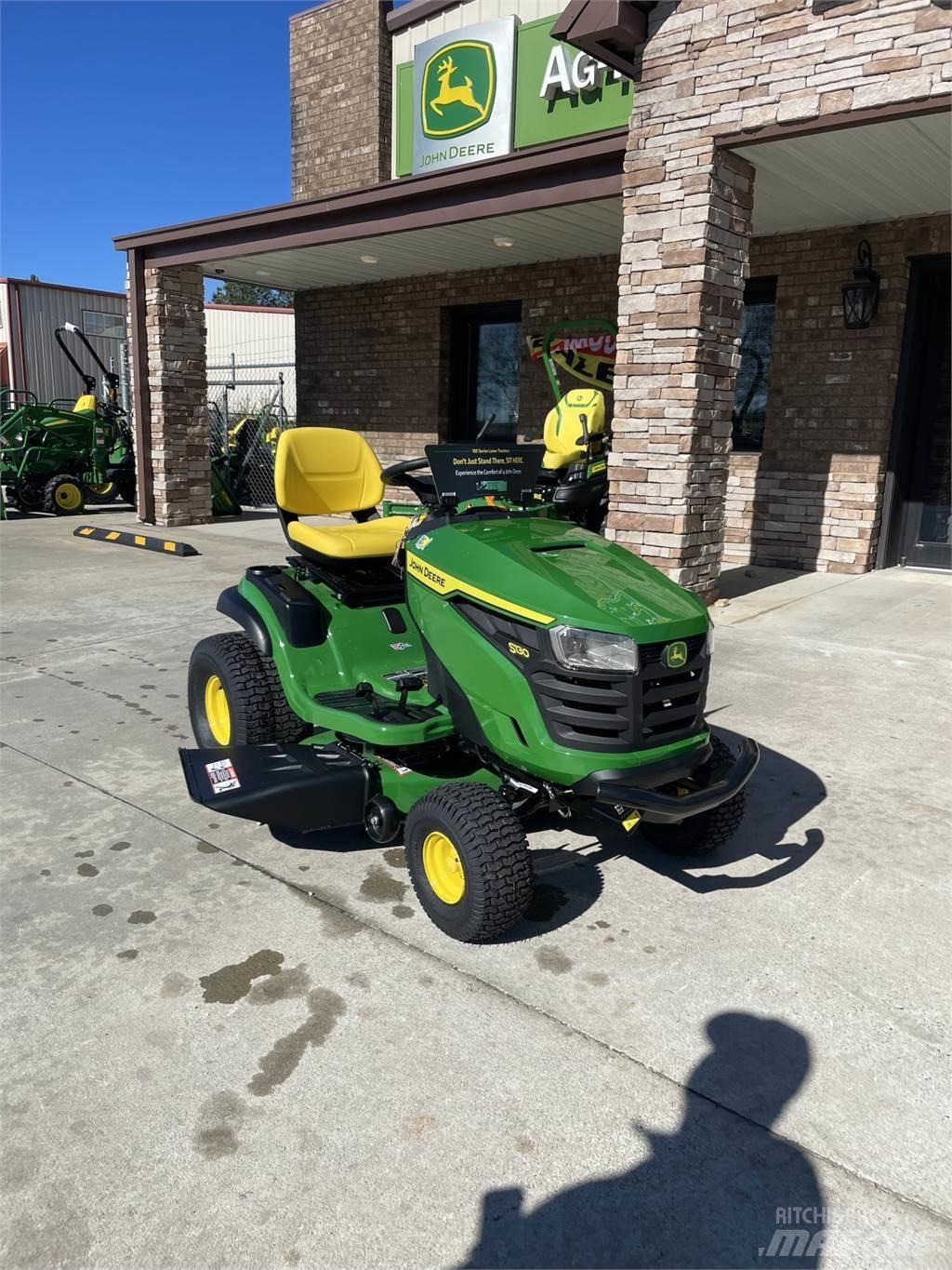John Deere S130 Ráülős fűnyírók