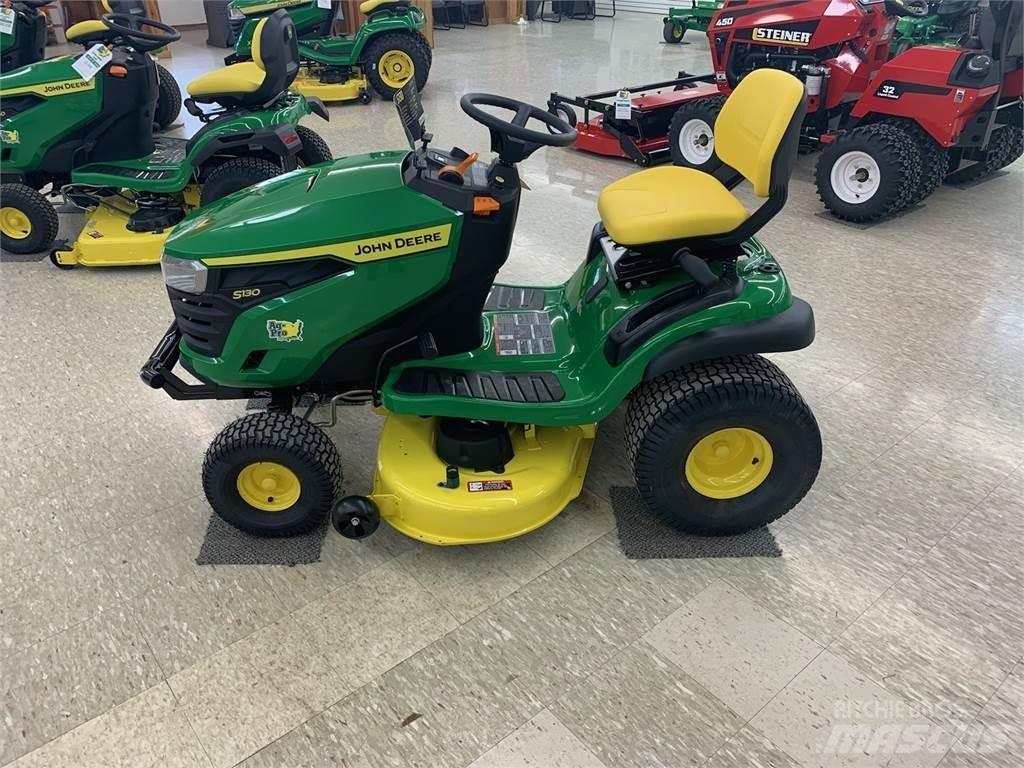 John Deere S130 Ráülős fűnyírók