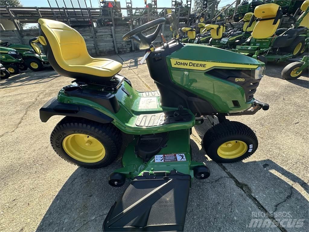 John Deere S180 Kompakt traktorok