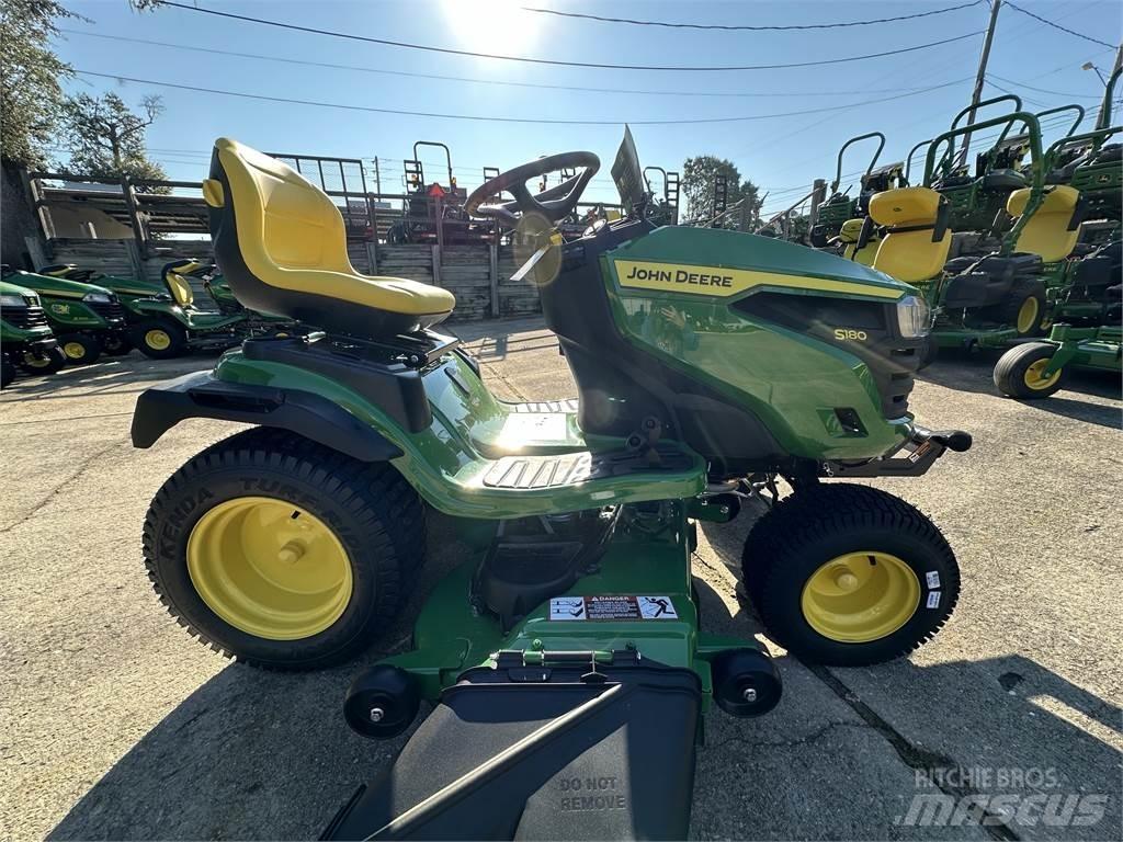 John Deere S180 Kompakt traktorok