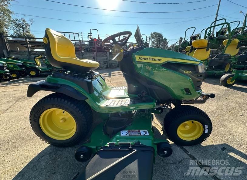 John Deere S180 Kompakt traktorok