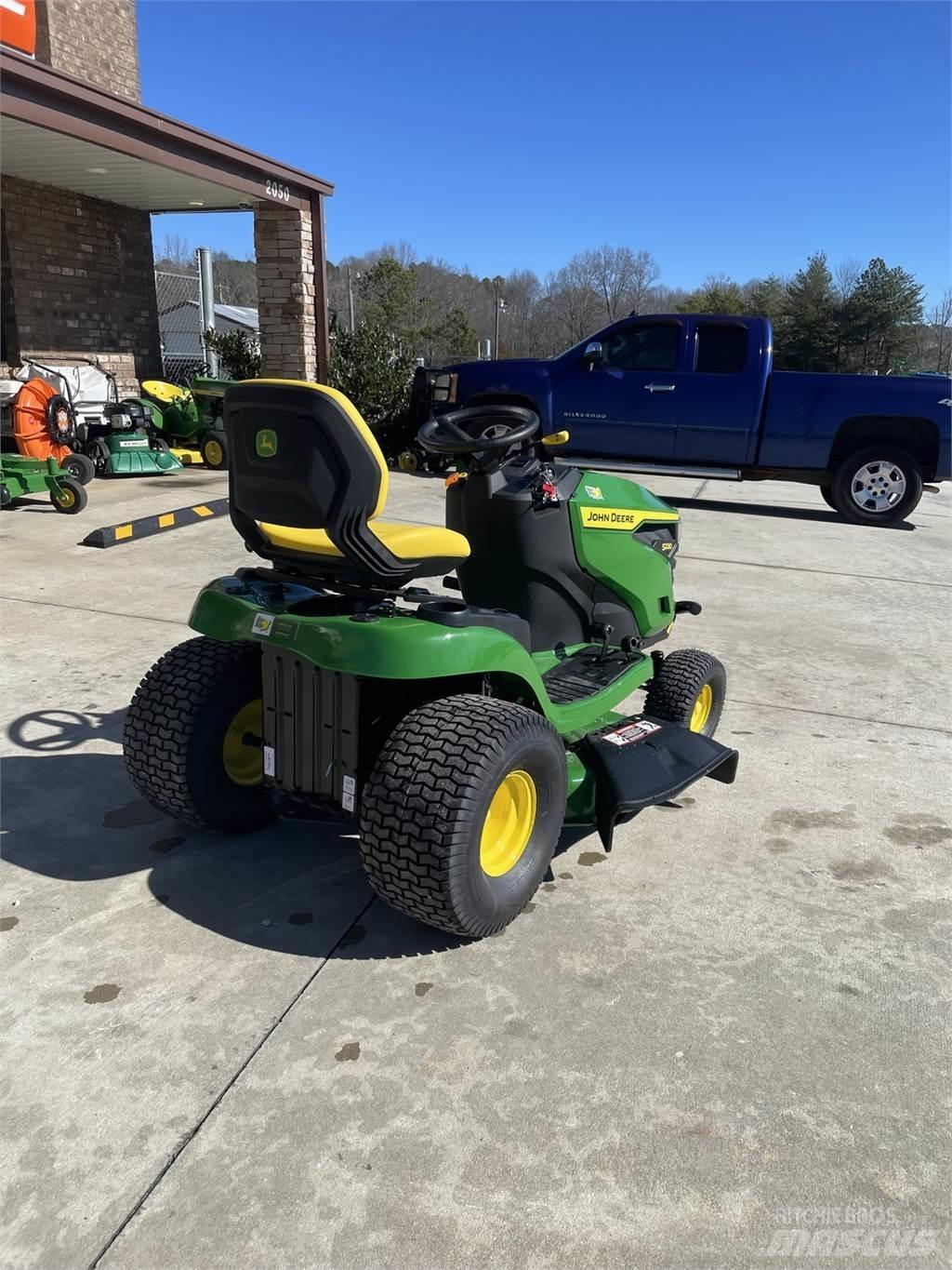 John Deere S220 Ráülős fűnyírók