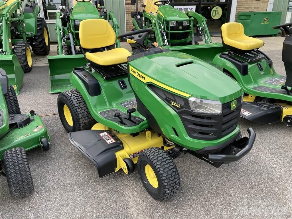 John Deere S220 Kompakt traktorok