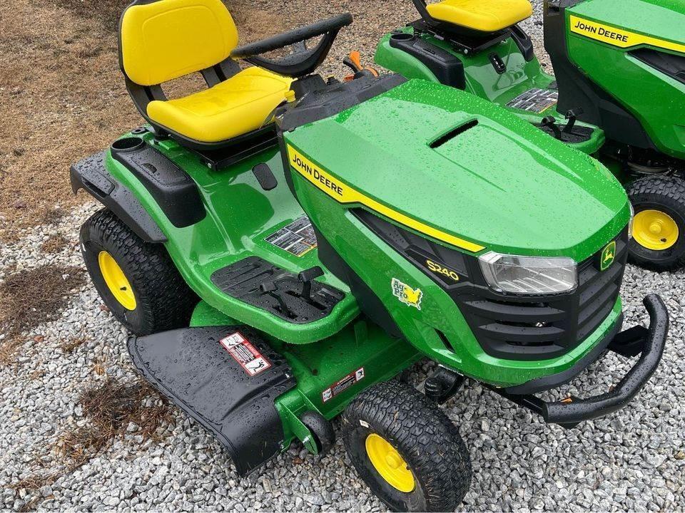 John Deere S240 Kompakt traktorok