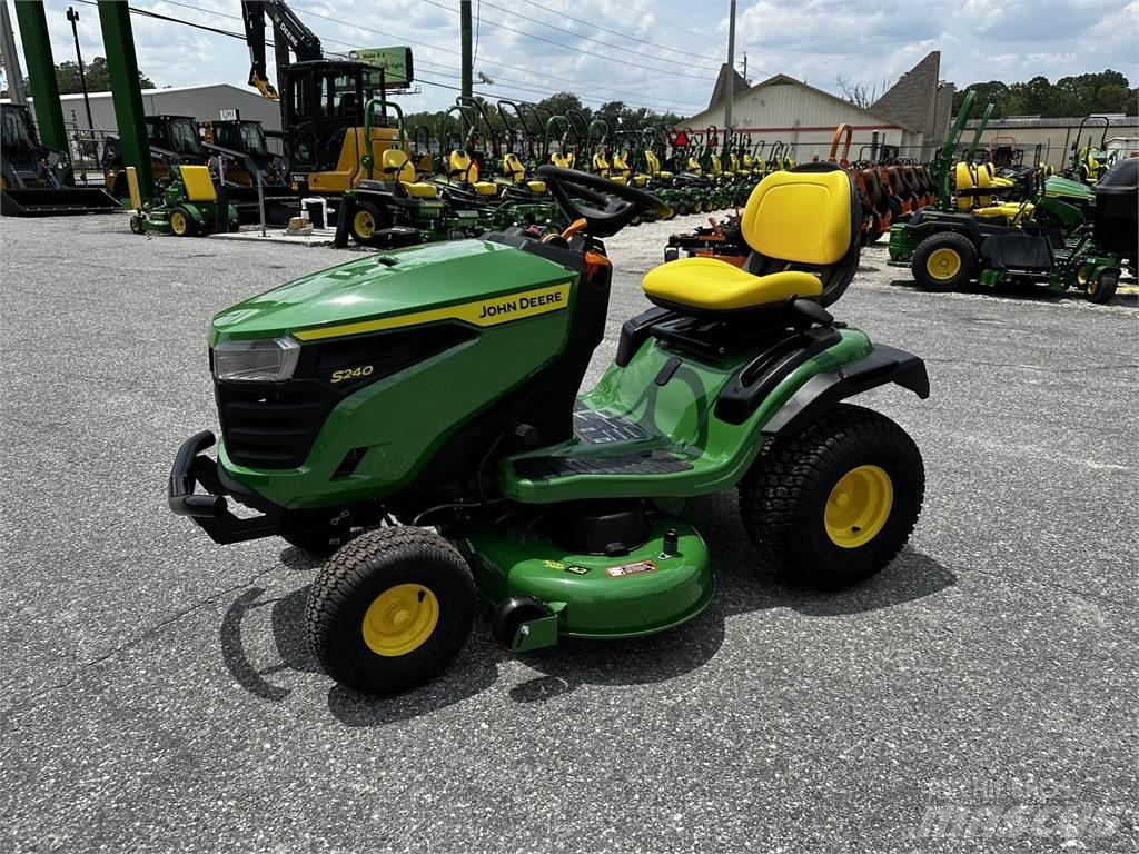 John Deere S240 Kompakt traktorok