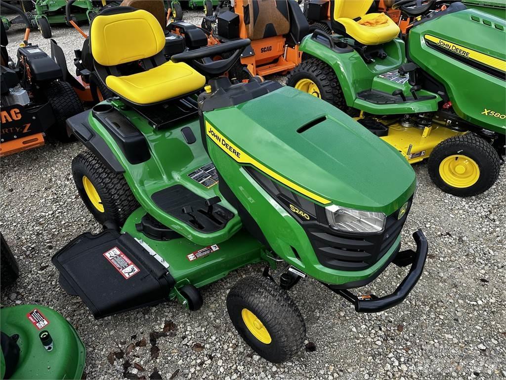 John Deere S240 Kompakt traktorok
