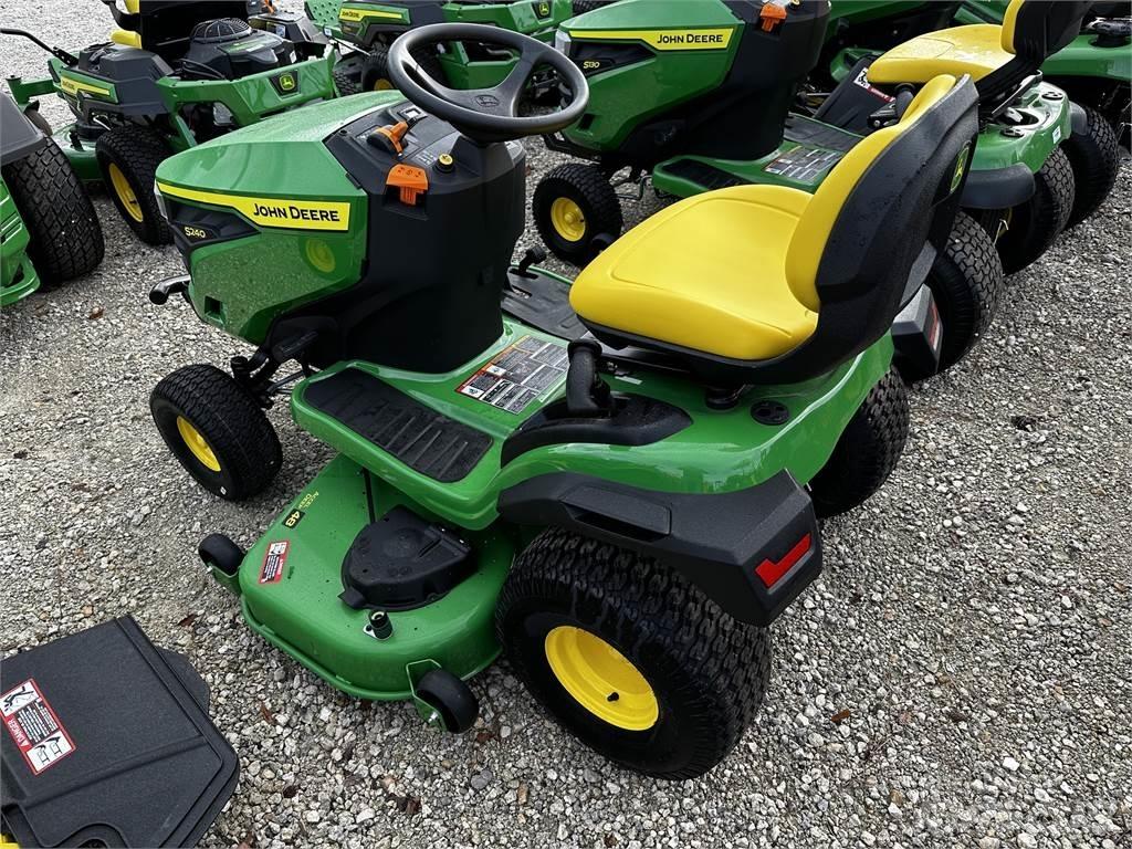 John Deere S240 Kompakt traktorok
