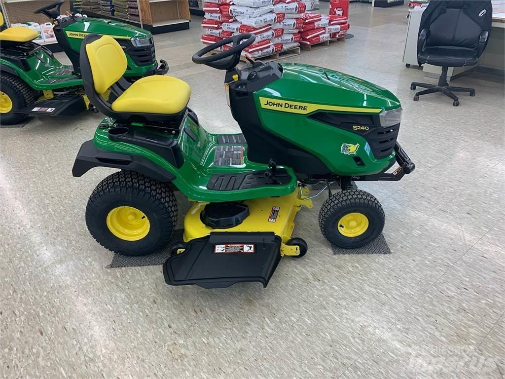 John Deere S240 Kompakt traktorok
