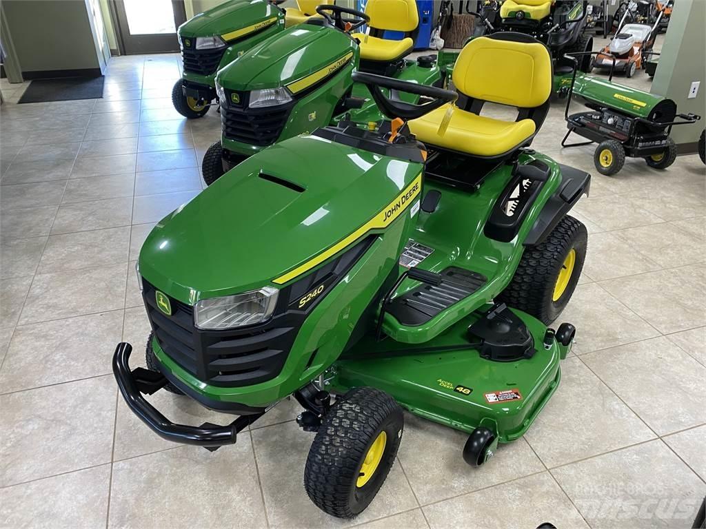 John Deere S240 Kompakt traktorok