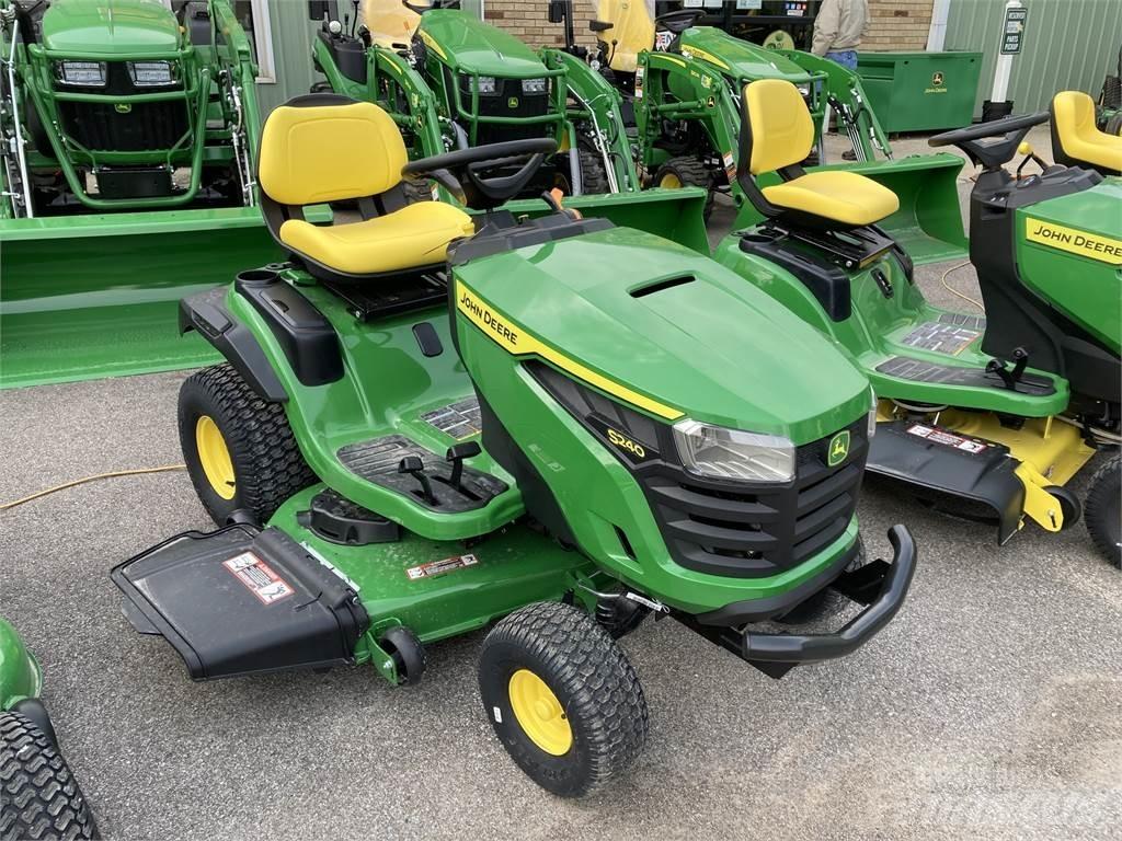 John Deere S240 Kompakt traktorok