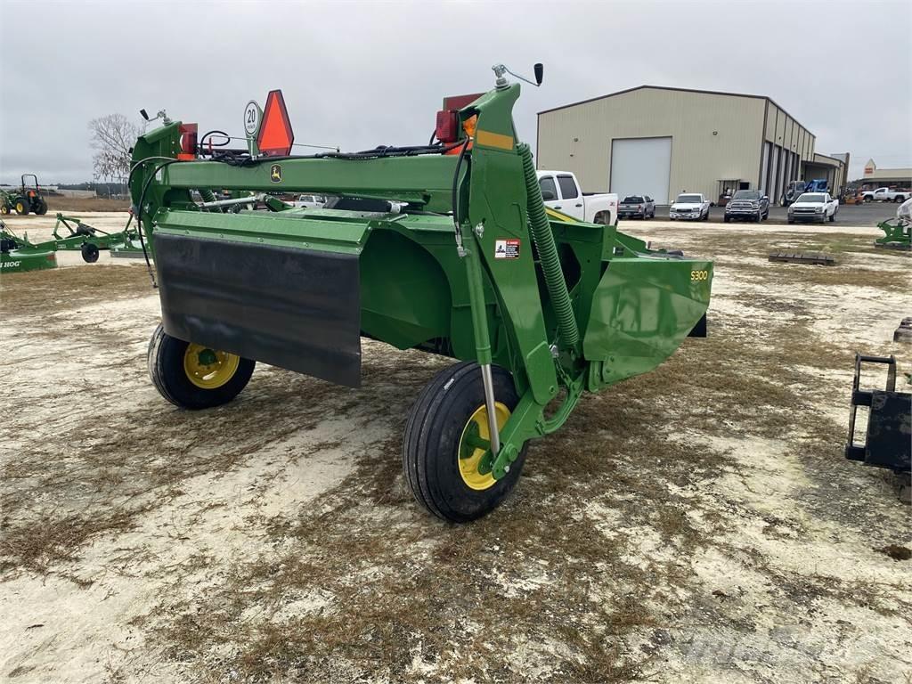 John Deere S300 Öntöző Kaszák