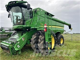 John Deere S680 Kombájnok