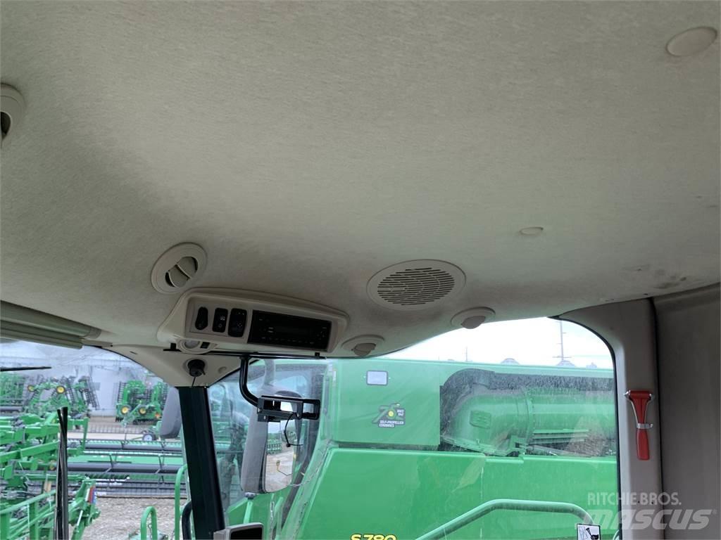 John Deere S680 Kombájnok