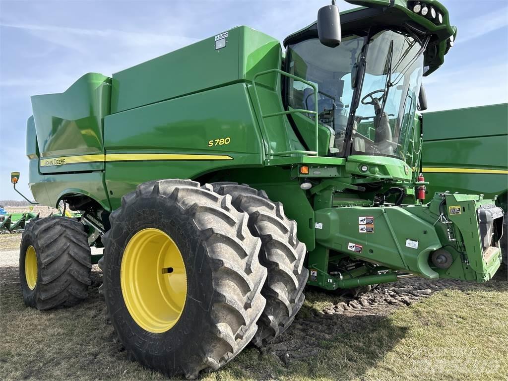 John Deere S780 Kombájnok
