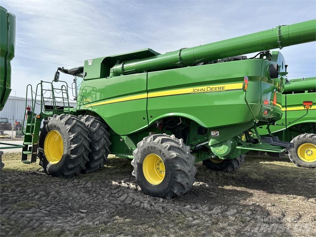 John Deere S780 Kombájnok
