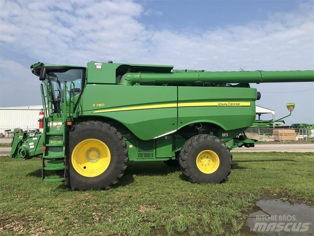 John Deere S780 Kombájnok