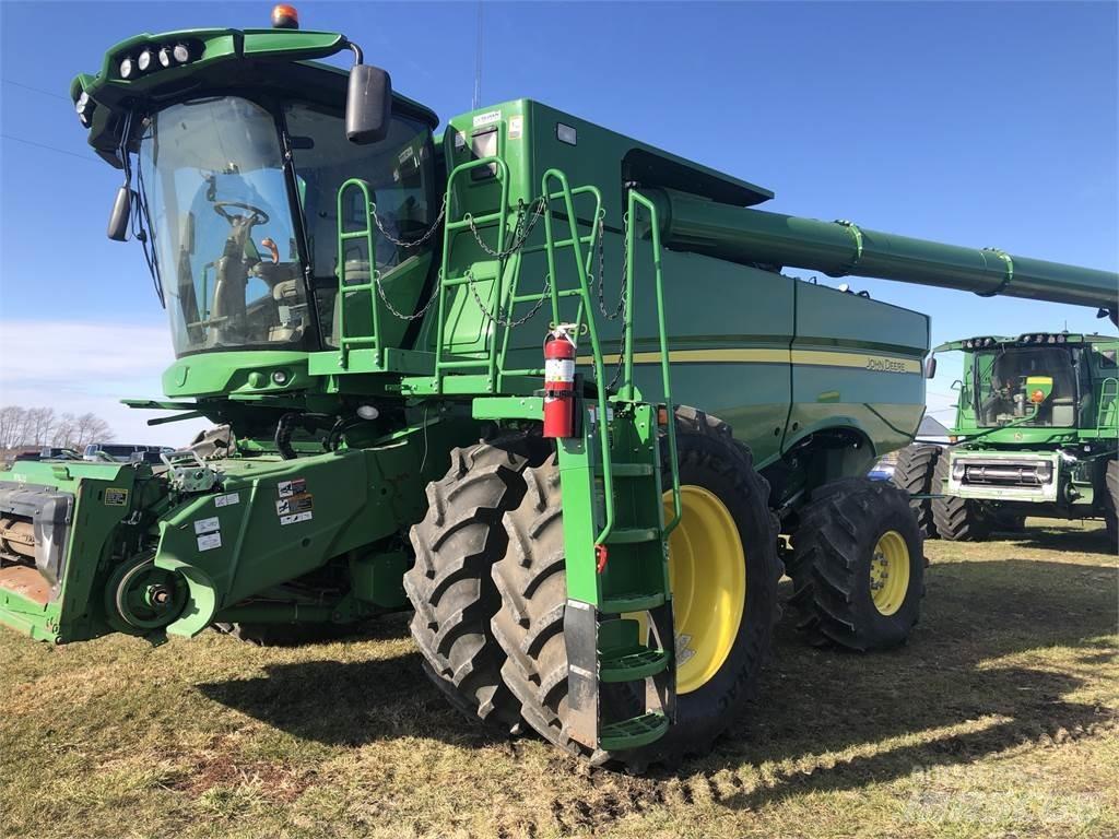 John Deere S780 Kombájnok
