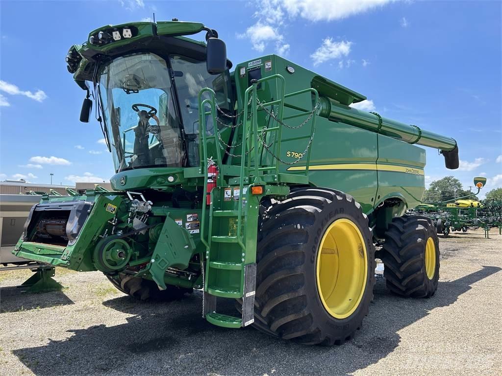 John Deere S790 Kombájnok