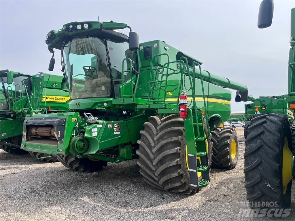 John Deere S790 Kombájnok