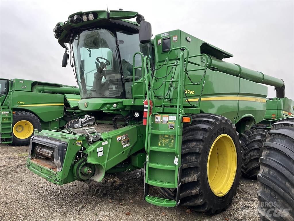 John Deere S790 Kombájnok