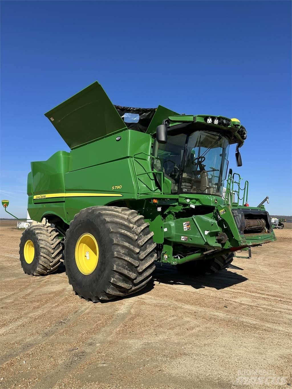 John Deere S790 Kombájnok