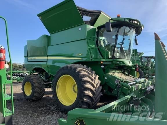 John Deere S790 Kombájnok