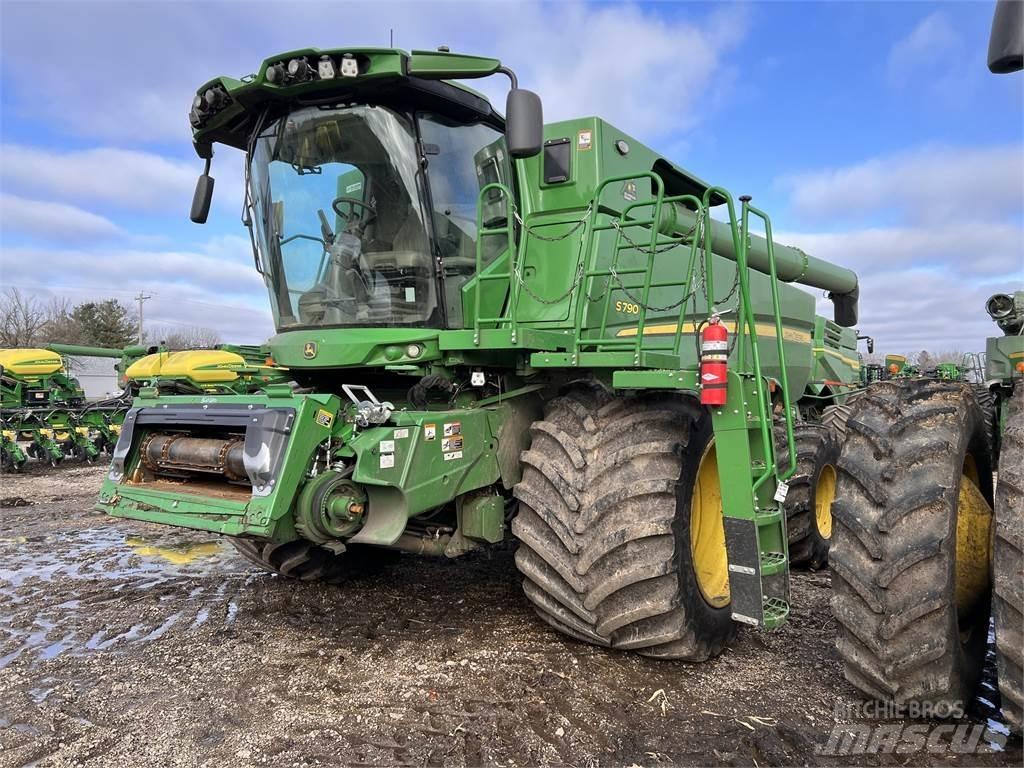 John Deere S790 Kombájnok