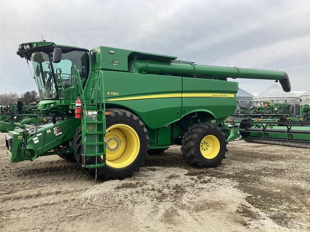 John Deere S790 Kombájnok