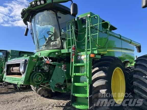 John Deere S790 Kombájnok