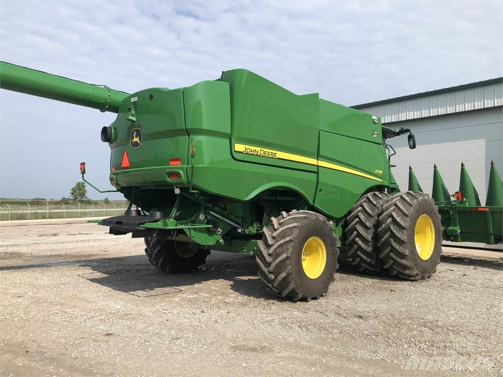 John Deere S790 Kombájnok
