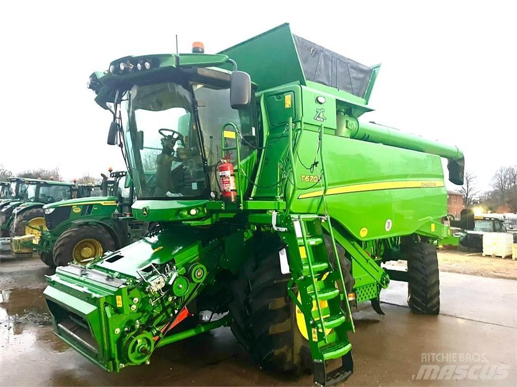 John Deere T670 Kombájnok