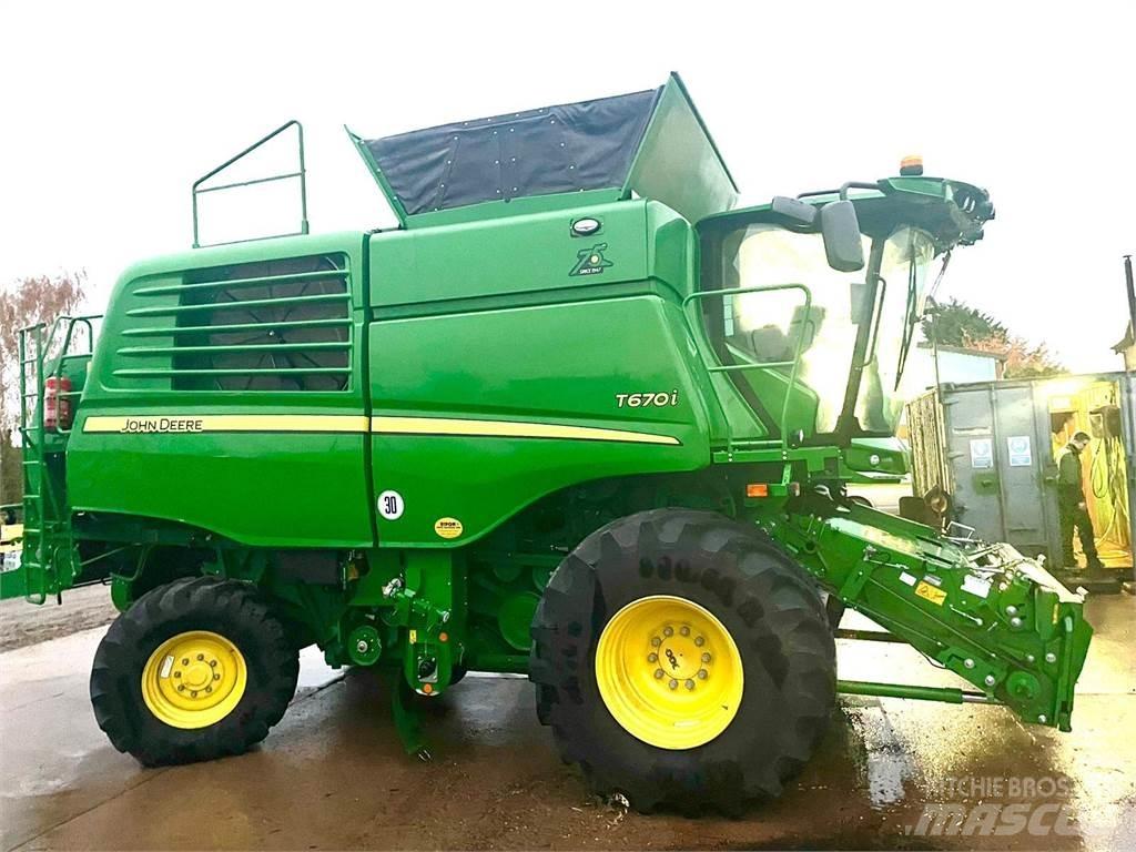 John Deere T670 Kombájnok