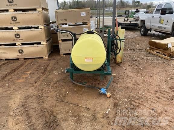 John Deere VN Vontatott trágyaszórók