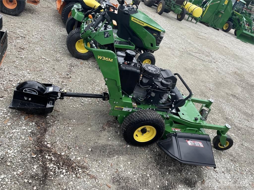 John Deere W36M Tolókaros fűnyírók